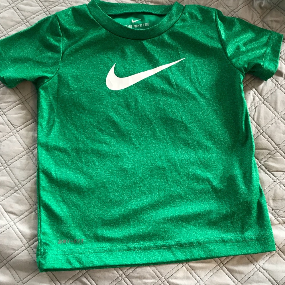 Nike Boys 3T Shirt